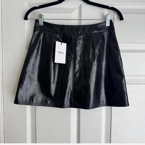 Theory “Round A” Patent Mini Skirt | Size 0 | NWT - Picture 4 of 6